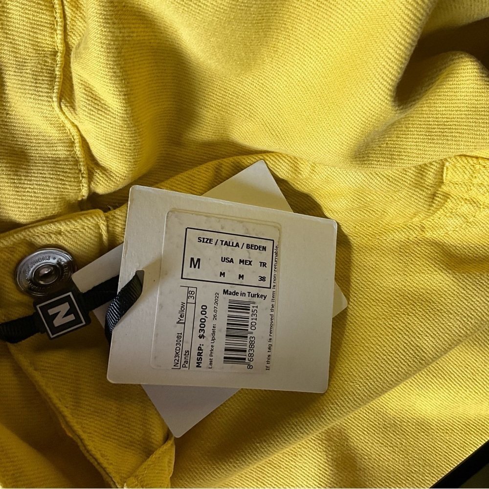 NWT Nocturne High Waisted Cropped Yellow Denim with Silver Embellishment - Picture 5 of 6
